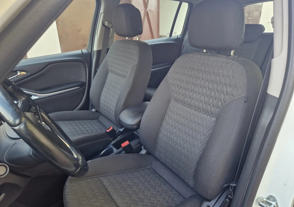 Opel Zafira cena 32900 przebieg: 221289, rok produkcji 2014 z Witnica małe 562